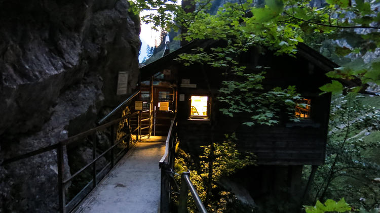 Eingang Zur Hoellental Klamm Auf Dem Weg Ueber Den Klettersteig Zur Zugspitze
