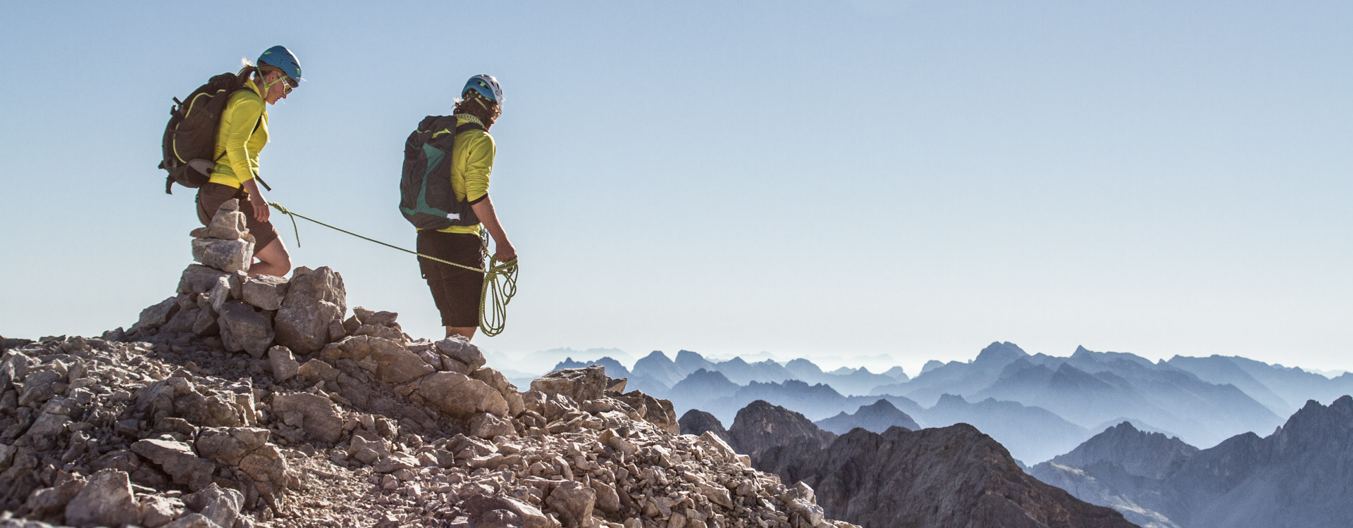fuehrung-am-kurzen-seil-mit-bergfuehrer-an-der-zugspitze.jpg fuehrung-am-kurzen-seil-mit-bergfuehrer-an-der-zugspitze.jpg