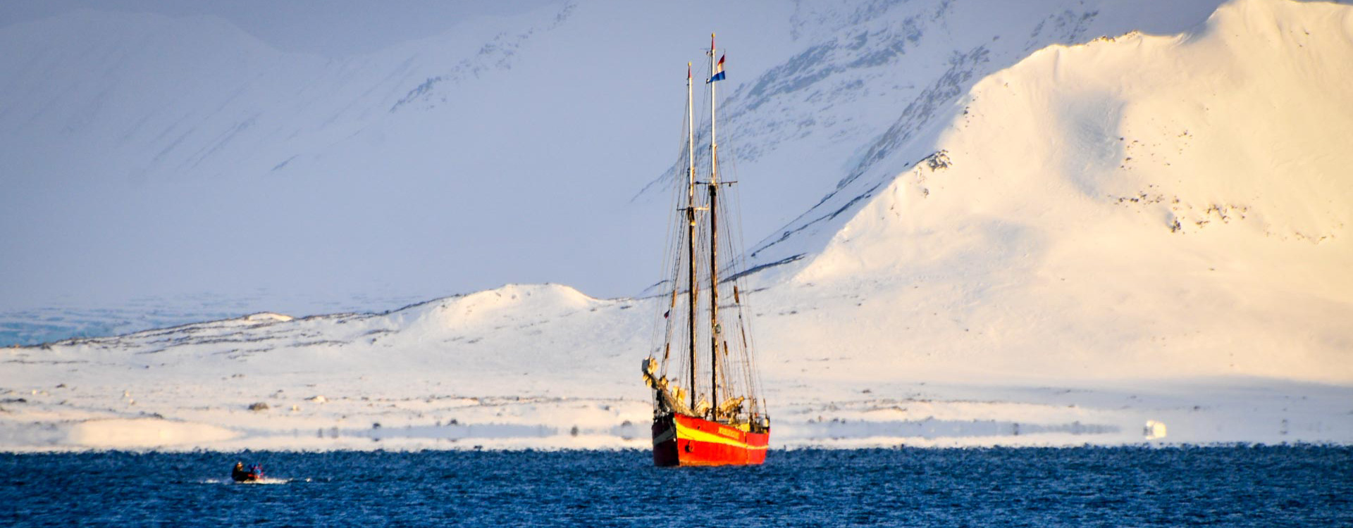 skitouren-svalbard-spitzbergen-mit-dem-boot.jpg
